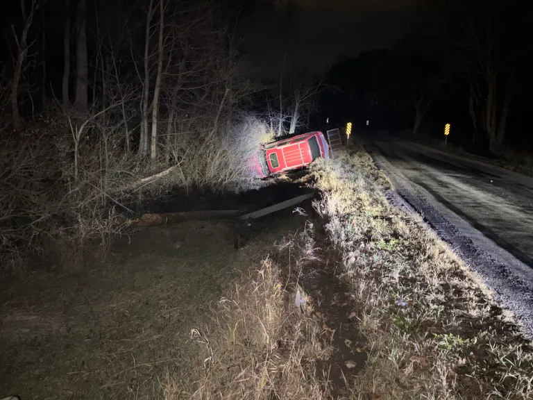 Kendallville Man Injured After Swerving to Miss Deer, Crashing Into Power Pole