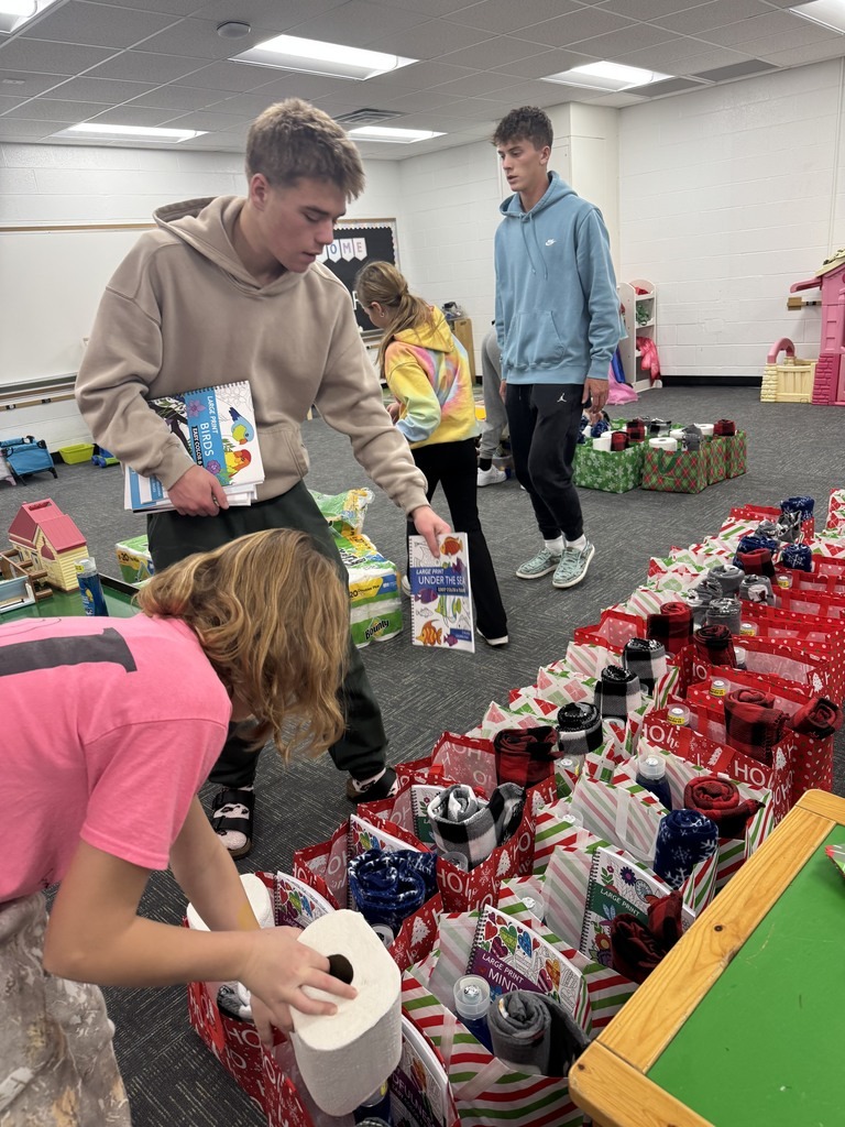 Fremont Elementary Students Raise Nearly $1,400 for Annual Christmas Coin Drive