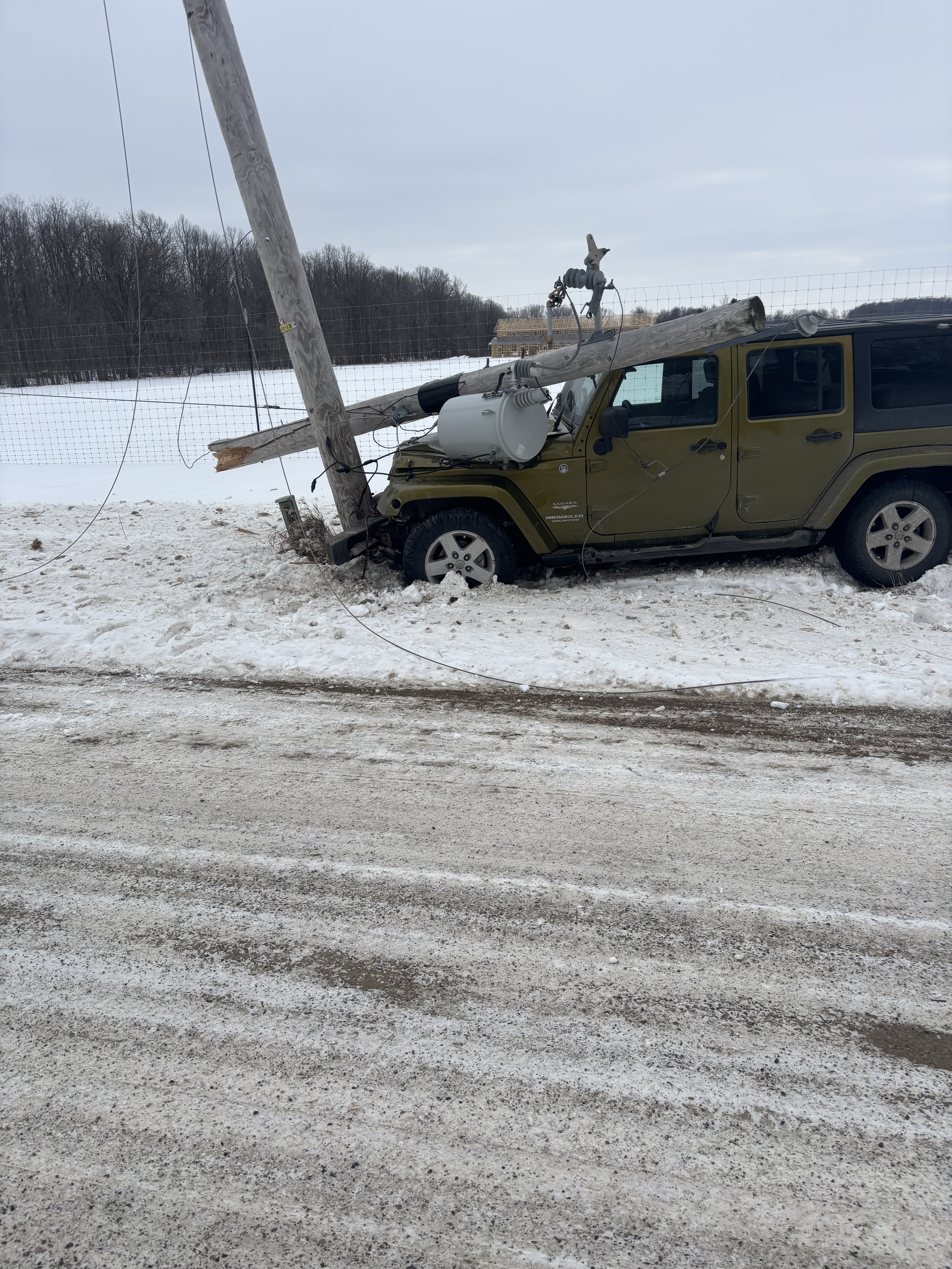 Driver Escapes Serious Injury After Vehicle Strikes Pole, Downs Power Lines in DeKalb County