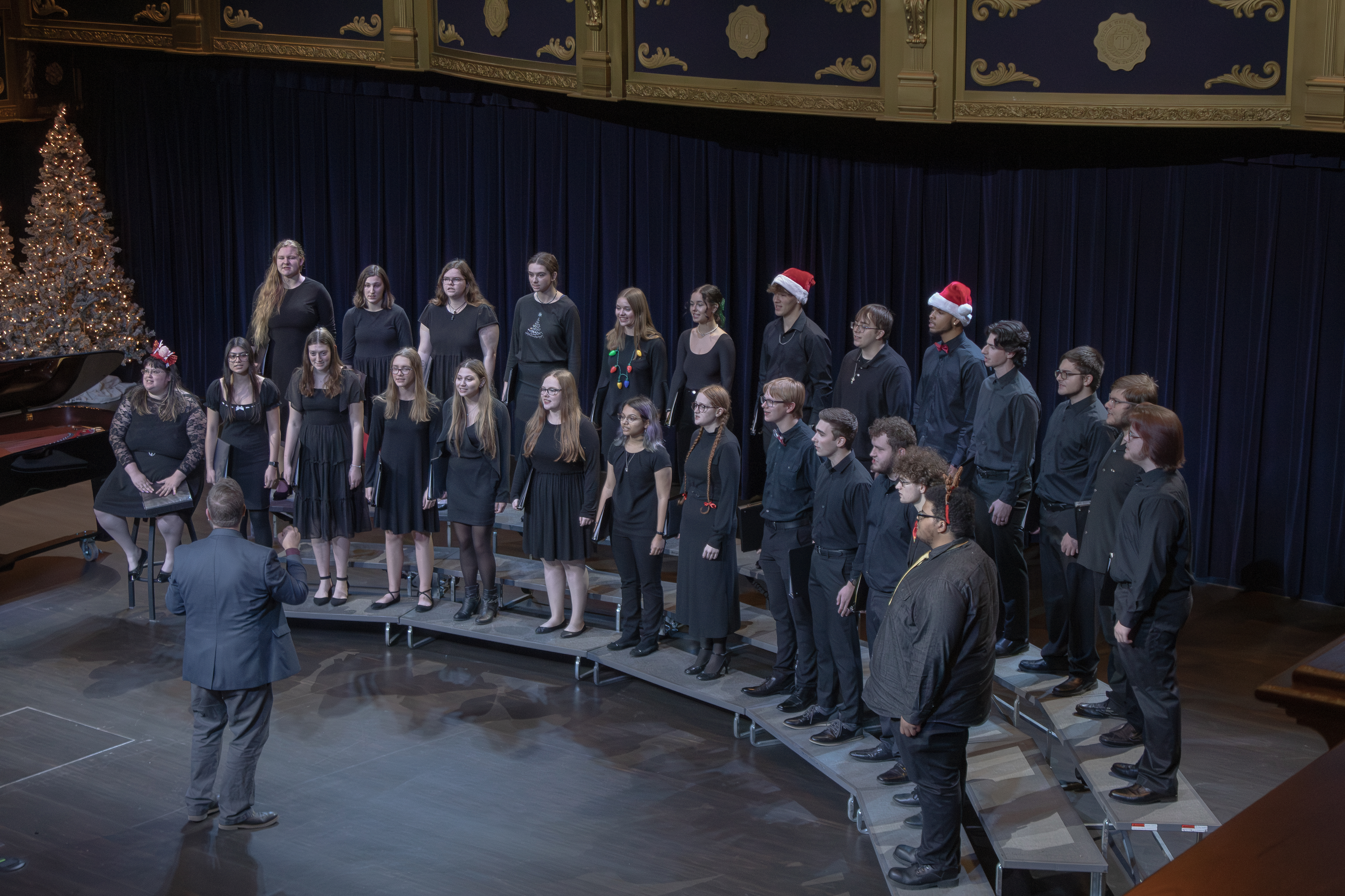 Trine Choir to Join Fort Wayne Ensemble for Free Concert