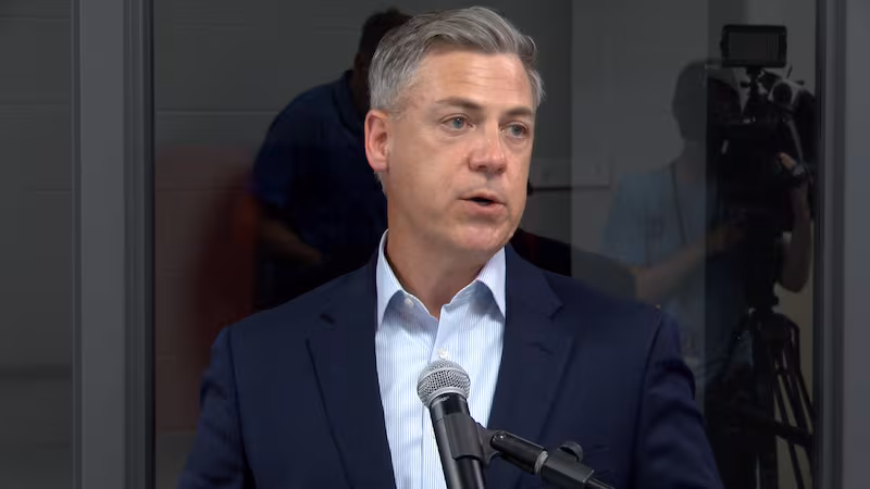 Banks Introduces Bill To End Birthright Citizenship For Children Of Undocumented Immigrants, 'Birth Tourists'