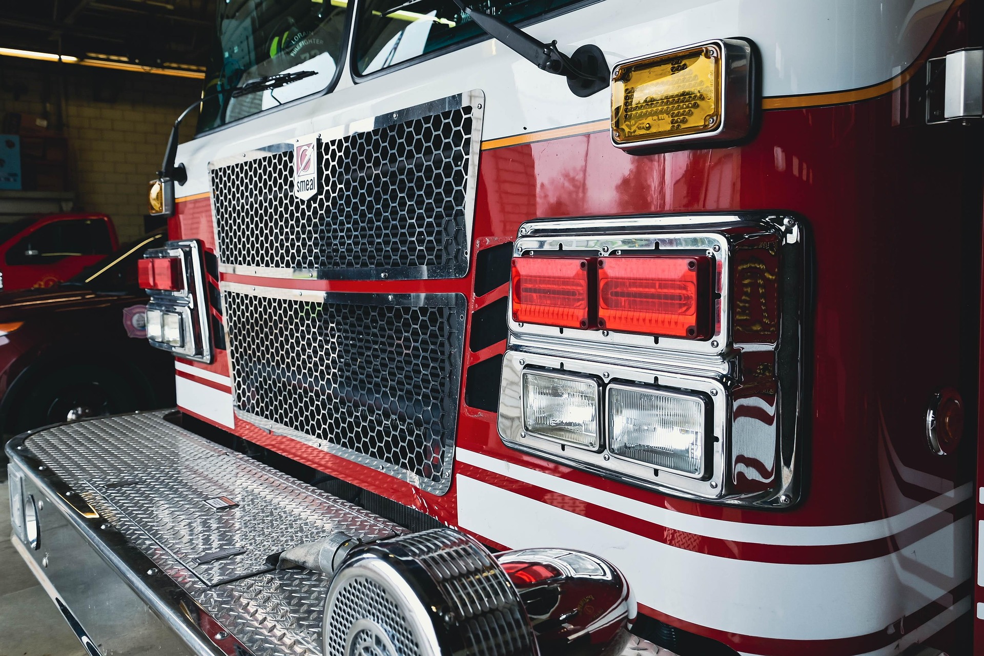 Early Morning Fire Damages Auburn Homes and Vehicles